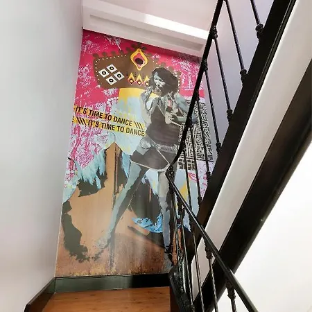 Hello Santos ליסבון