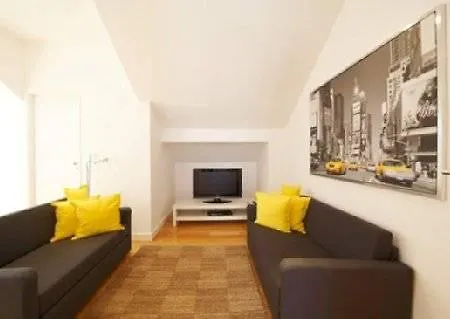 Hello Santos Лісабон